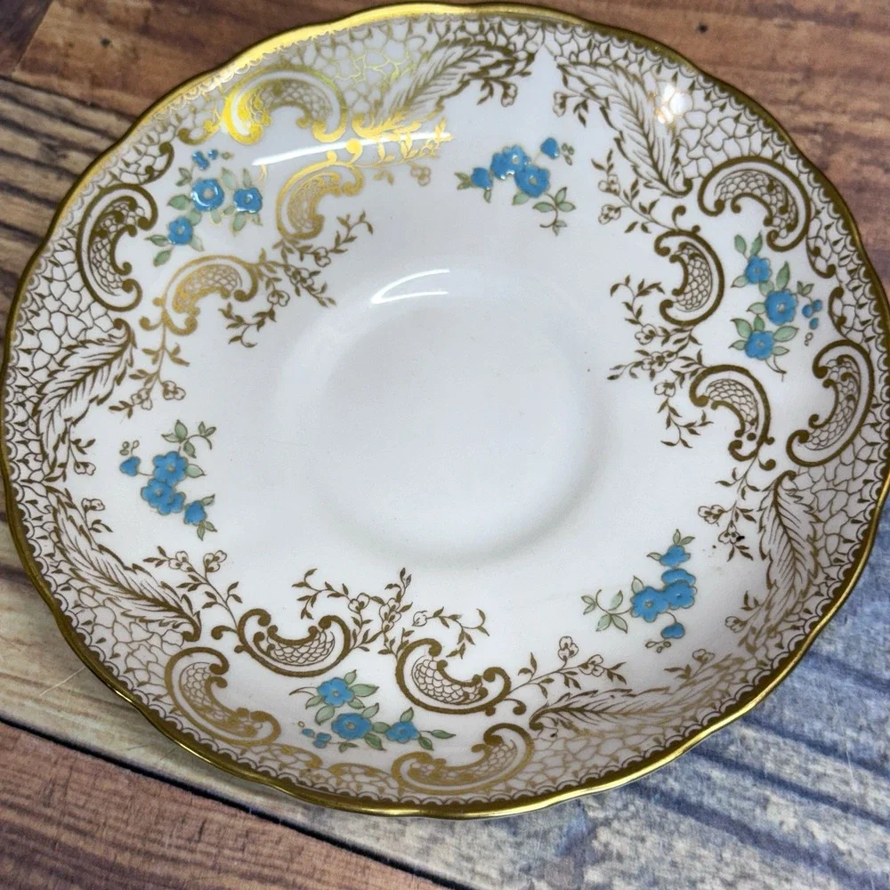 Set Of 2 Tuscan Fine English Bone China England‎ Saucers Pale Pink Green Plates